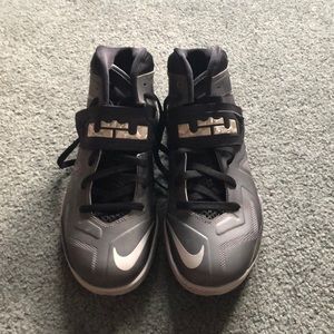 Lebron Solider 7 (never worn)